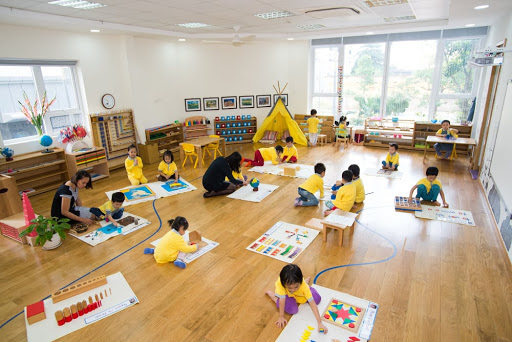 Metodología Montessori y disciplina positiva aplicadas en el aula – On Line